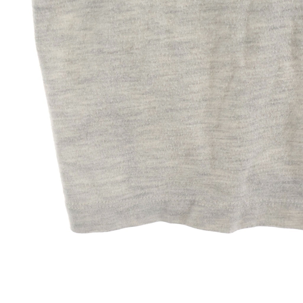 FEAR OF GOD ESSENTIALS(フィアオブゴッド エッセンシャルズ) S/S T-SHIRT フェルトロゴ 半袖Tシャツ グレージュ