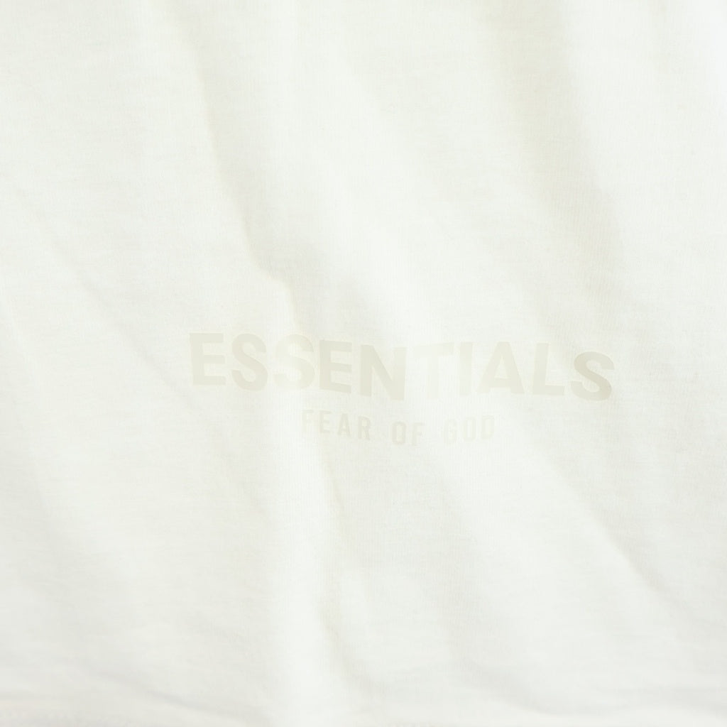 FEAR OF GOD ESSENTIALS(フィアオブゴッド エッセンシャルズ) S/S T-SHIRT バックロゴ 半袖Tシャツ ホワイト