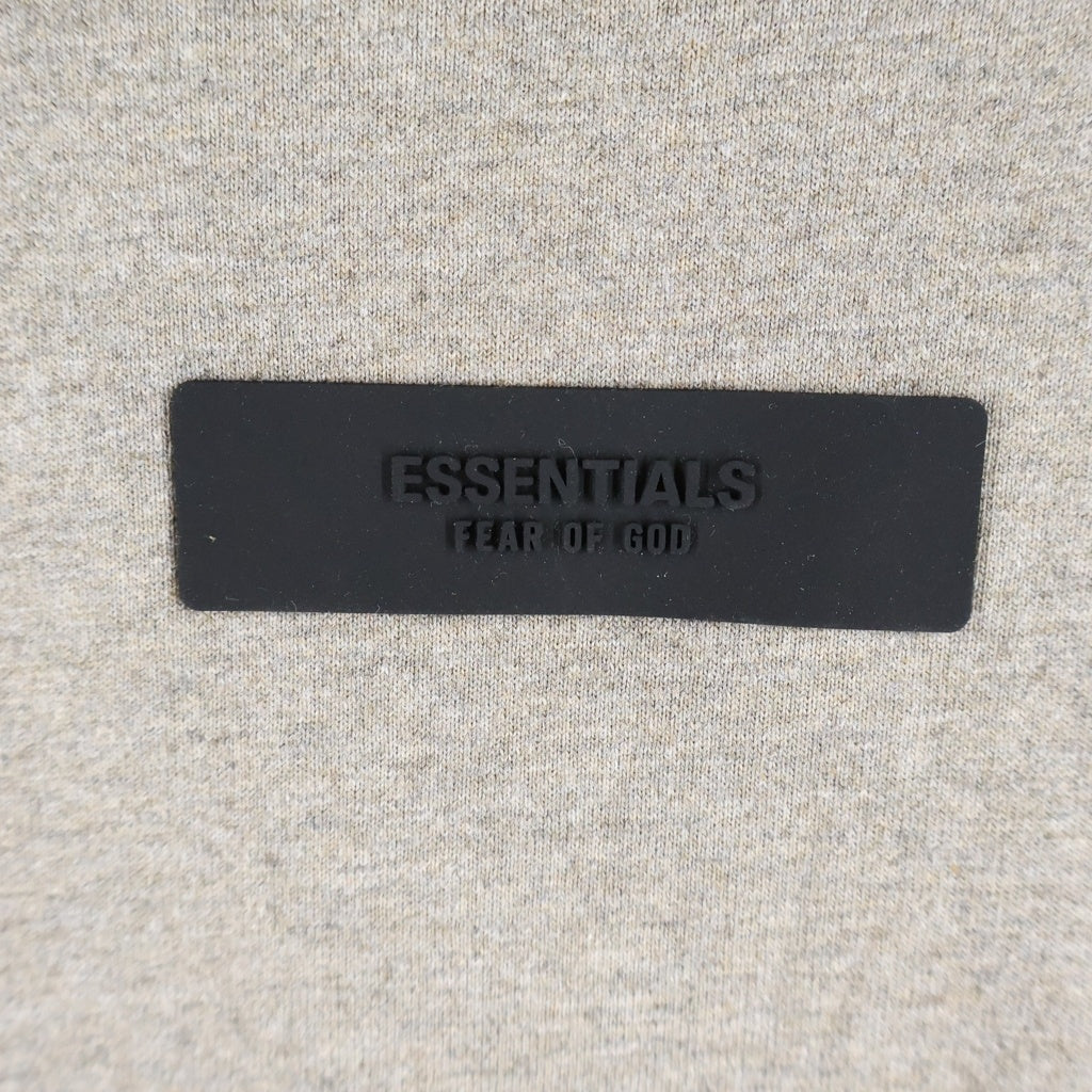 FEAR OF GOD ESSENTIALS(フィアオブゴッド エッセンシャルズ) L/S T-SHIRT ラバーロゴ 長袖Tシャツ ロンT グレー