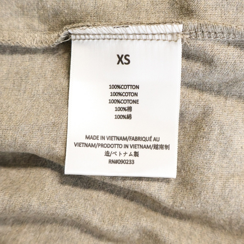 FEAR OF GOD ESSENTIALS(フィアオブゴッド エッセンシャルズ) L/S T-SHIRT ラバーロゴ 長袖Tシャツ ロンT グレー