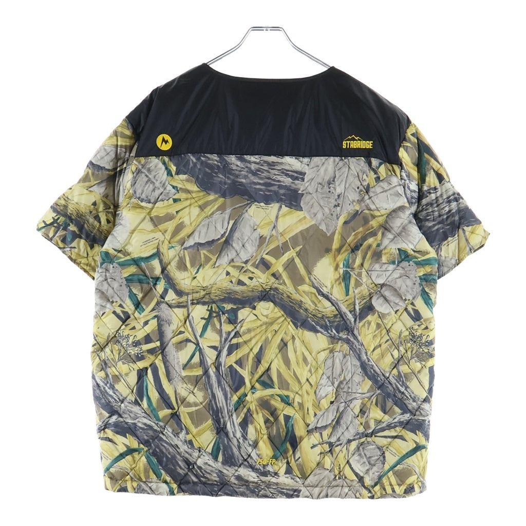 Marmot(マーモット) × STABRIDGE 750FP Down T-Shirt River Stone スタブリッジ スナップボタン ドローコード 総柄半袖ダウン ブラウン MTFW25MDW352AP