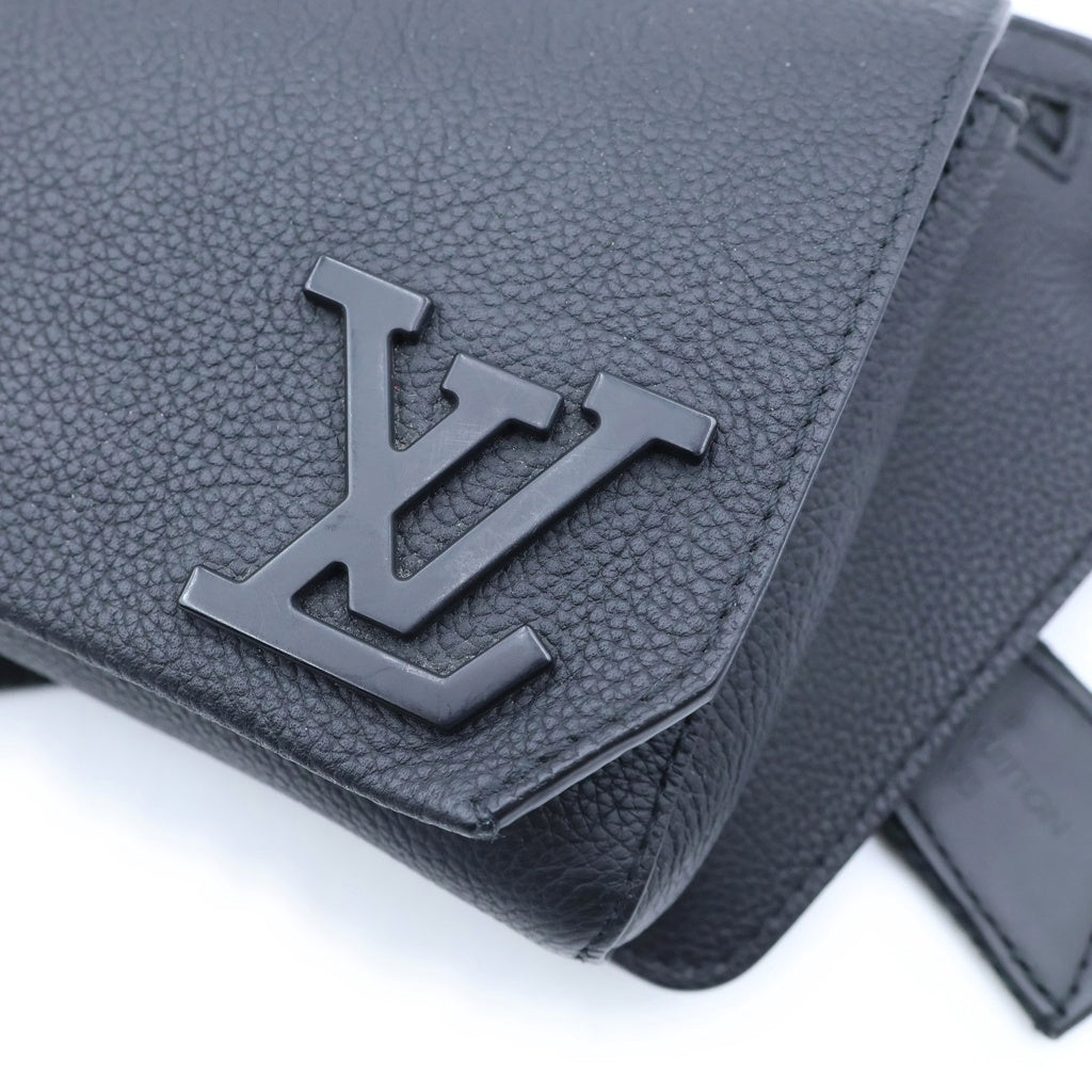 LOUIS VUITTON(ルイヴィトン) LVアエログラム テイクオフ・スリング レザー ショルダーバッグ ブラック M57081