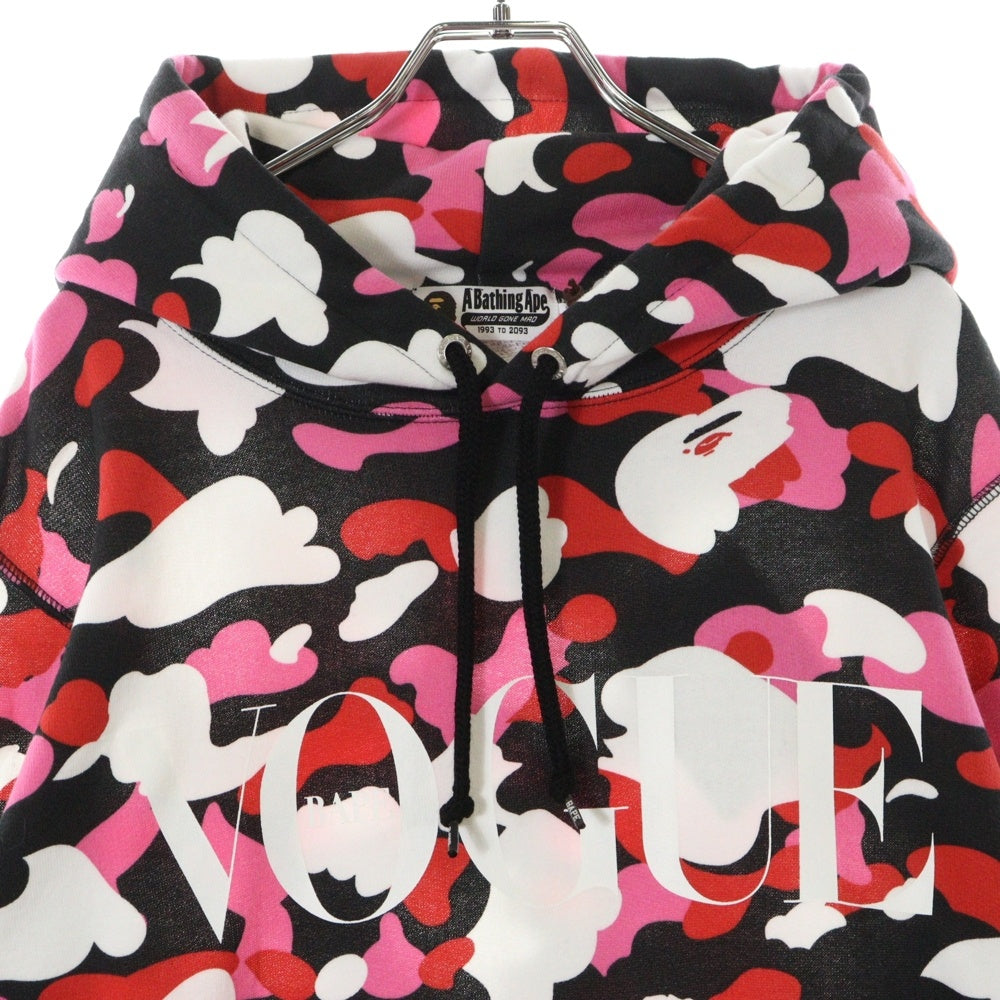A BATHING APE(アベイシングエイプ) ×VOGUE ヴォウグ プリントロゴ カモ柄スウェットプルオーバーパーカー ピンク/ホワイト 001PPH232902X