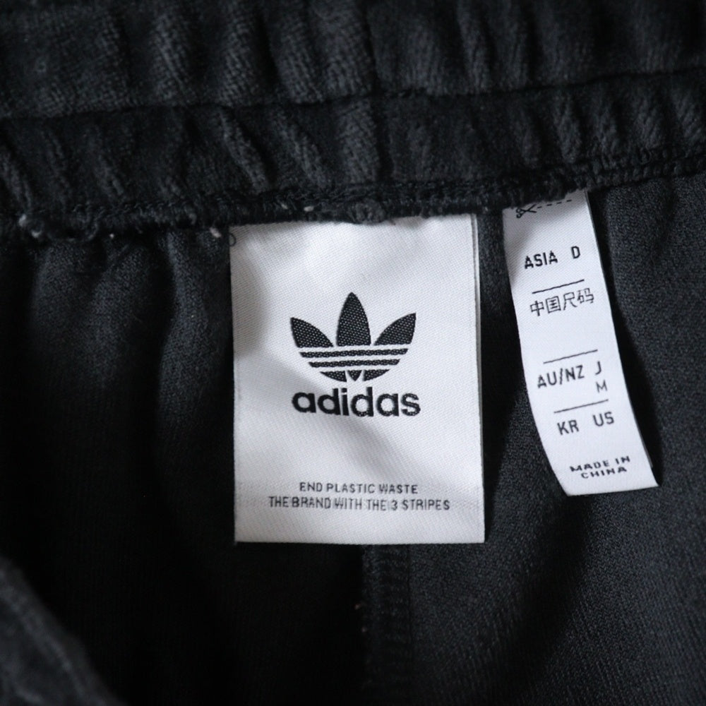 adidas(アディダス) ベロアジャージーパンツ ブラック HR3443