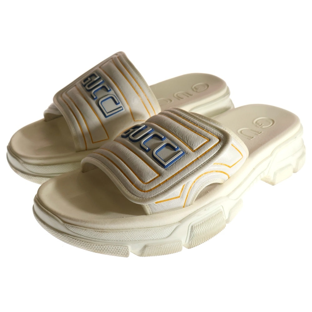 GUCCI(グッチ) シグネチャーロゴ エンボススライド サンダル シューズ ホワイト/イエロー 575072
