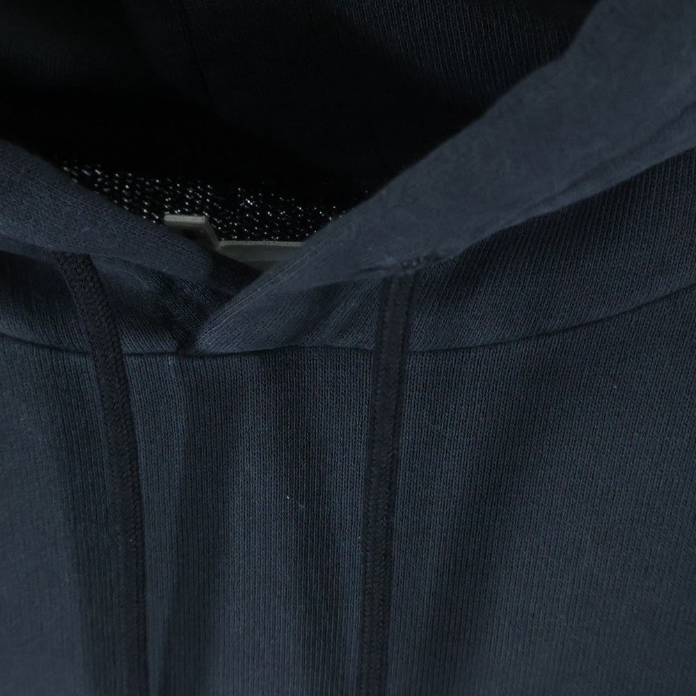 MM6 Maison Margiela(エムエムシックスメゾンマルジェラ) 25SS フロントロゴプリント スウェットプルオーバーパーカー ブラック SH2GU0020 M25004