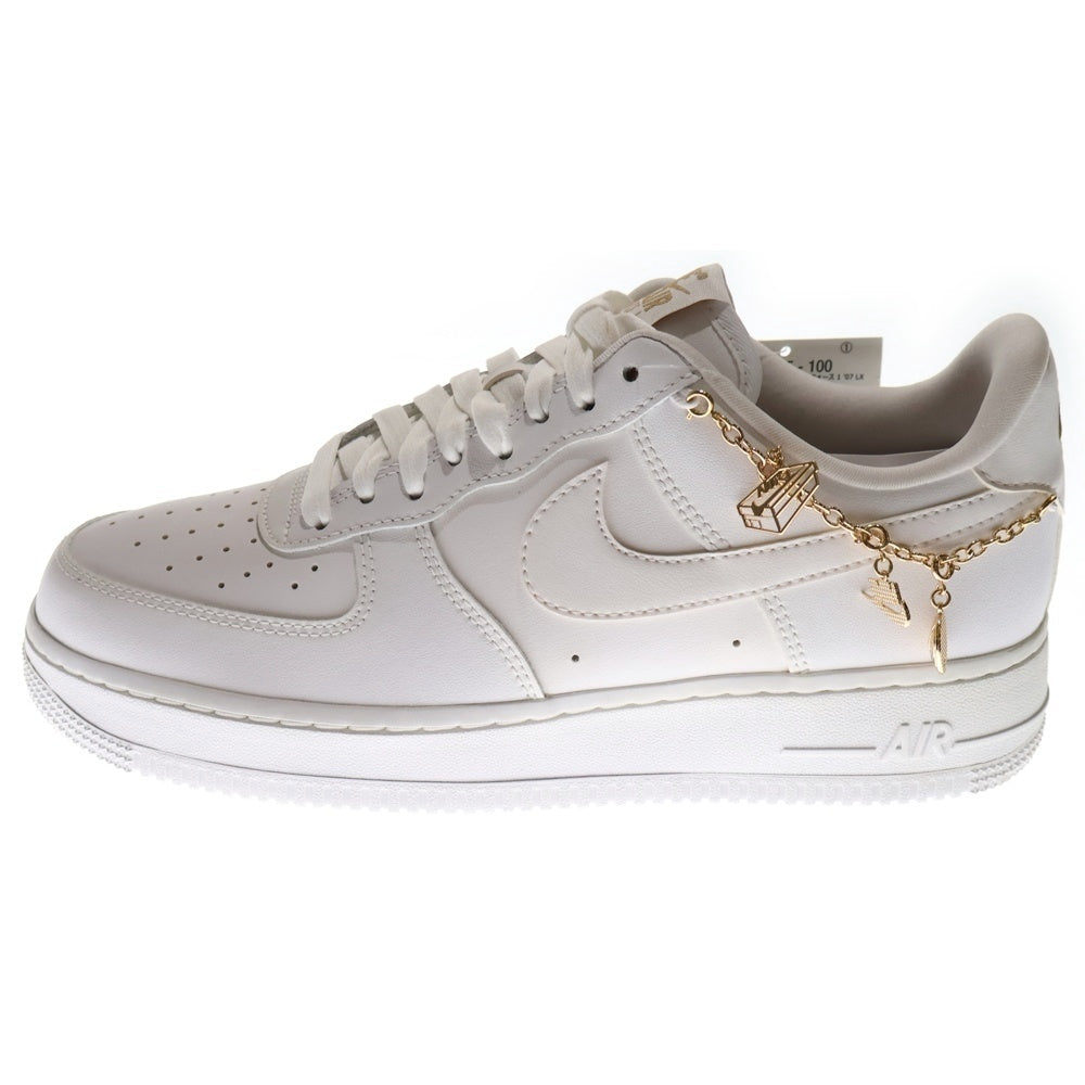 NIKE(ナイキ) WMNS AIR FORCE 1 '07 WHITE PENDATS DD1525-100 ウィメンズ エアフォース1 ホワイトペンダント チャーム付きローカットスニーカー ホワイト US W9.5/26.5cm レディース