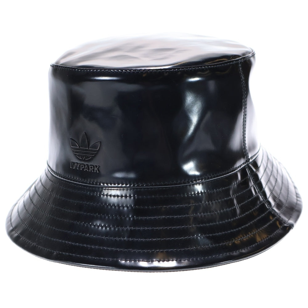 adidas(アディダス) ×IVY PARK アイビーパーク パテント素材 バケットハット 帽子 ブラック IV7882