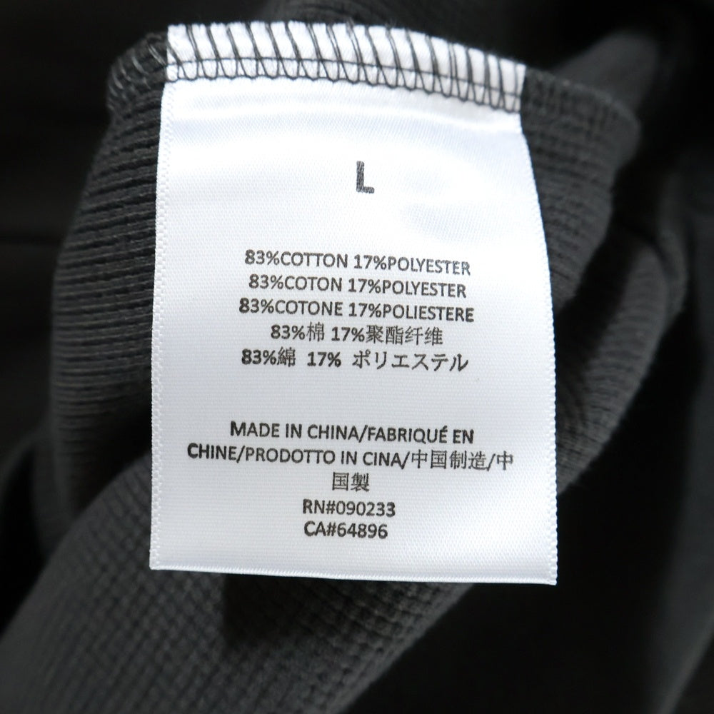 FEAR OF GOD ESSENTIALS(フィアオブゴッド エッセンシャルズ) 23SS フロントロゴ ワッフル 長袖ポロシャツ ダークグレー/ホワイト