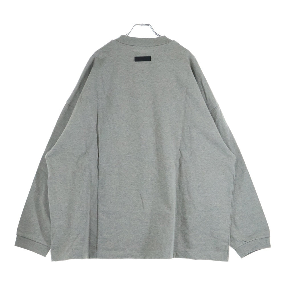 FEAR OF GOD ESSENTIALS(フィアオブゴッド エッセンシャルズ) フロントロゴ モックネック長袖Tシャツ カットソー グレー