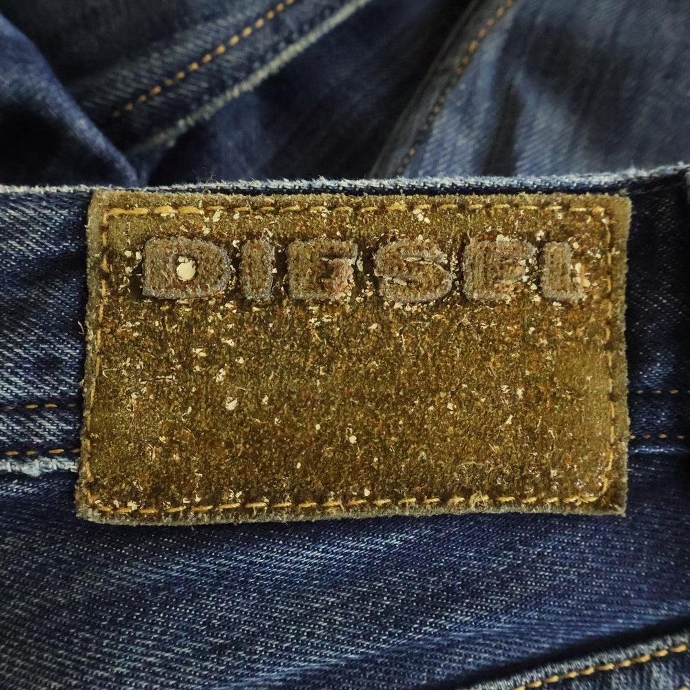 DIESEL(ディーゼル) LARKEE ダメージ加工 ストレートデニムパンツ インディゴ 008RQ