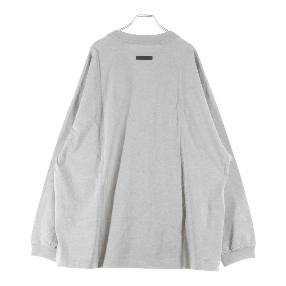 FEAR OF GOD ESSENTIALS(フィアオブゴッド エッセンシャルズ) ロゴプリント 長袖Tシャツ カットソー グレー
