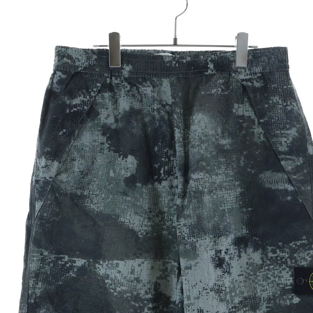 STONE ISLAND(ストーンアイランド) 24SS CAMOUFLAGE NYLON PANTS ロゴパッチ ガーメントダイ カモフラージュナイロンパンツ グレー 8015662E1