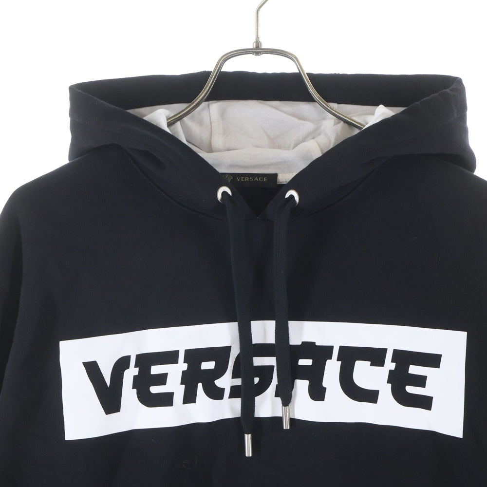 VERSACE(ヴェルサーチ) Front logo print hoodie フロントロゴプリント フーディー ブラック A227994 A83840