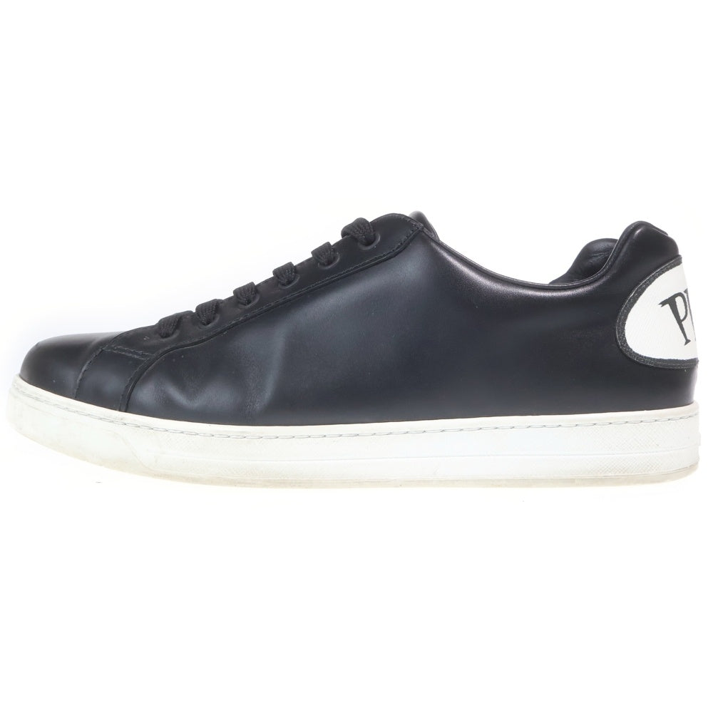 PRADA(プラダ) コミックロゴヒールパッチ レザーローカットスニーカー ブラック/ホワイト 4E3403
