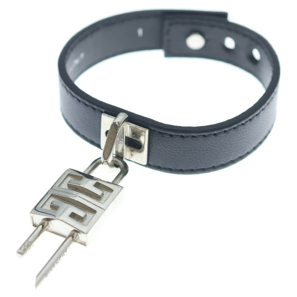 GIVENCHY(ジバンシィ) 4Gロゴ ロックチャーム レザーバンド ブラック BF20CEF047 レディース