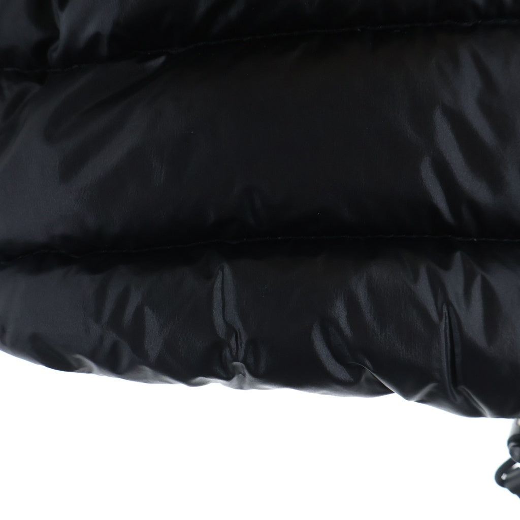 MONCLER(モンクレール) KOSTEMBERG GILET バックロゴパッチ ジップアップ ナイロンダウンベスト ブラック 120974330605