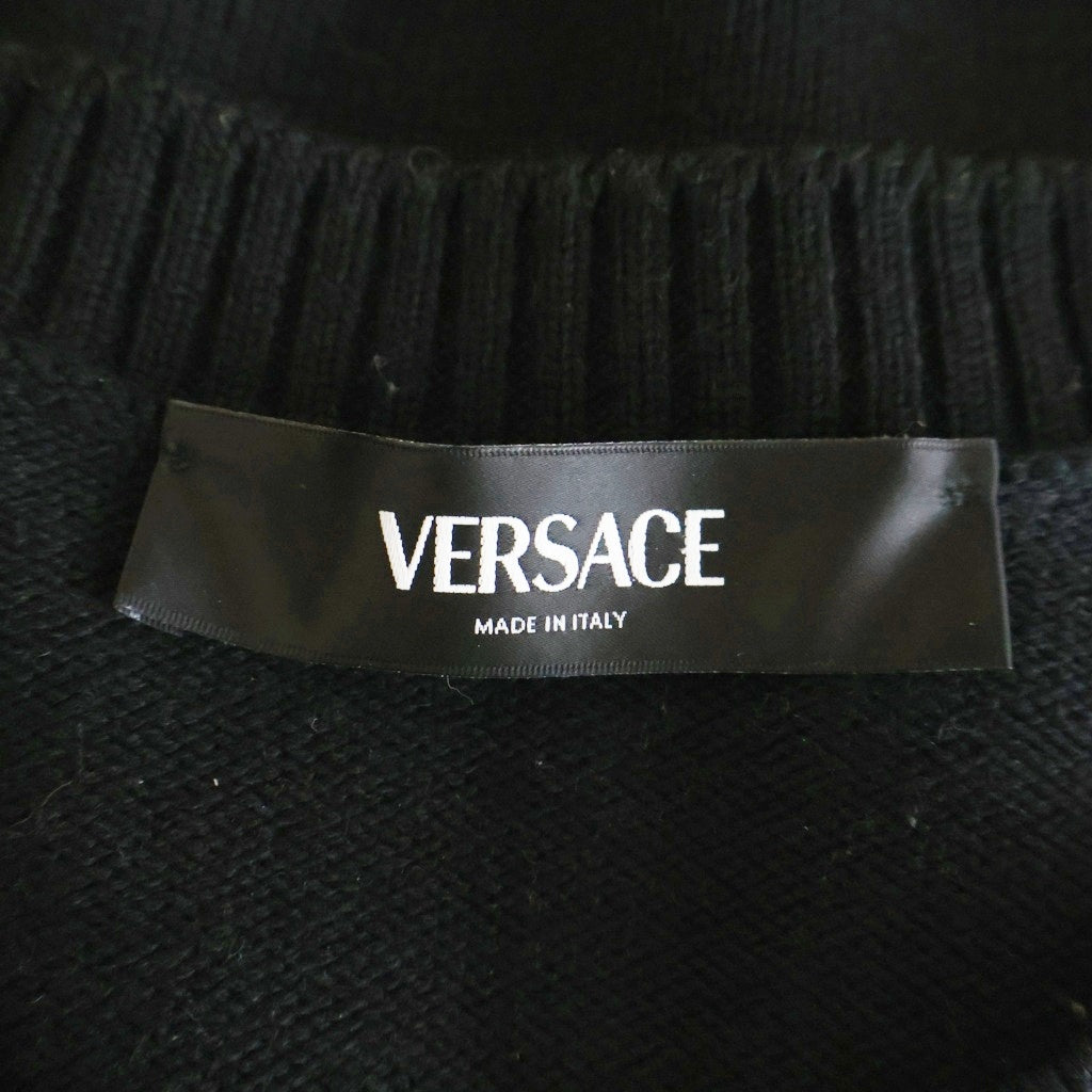 VERSACE(ヴェルサーチ) パッチロゴ ジップアップ ドライバーズニット ブラック 1017009 1A12071