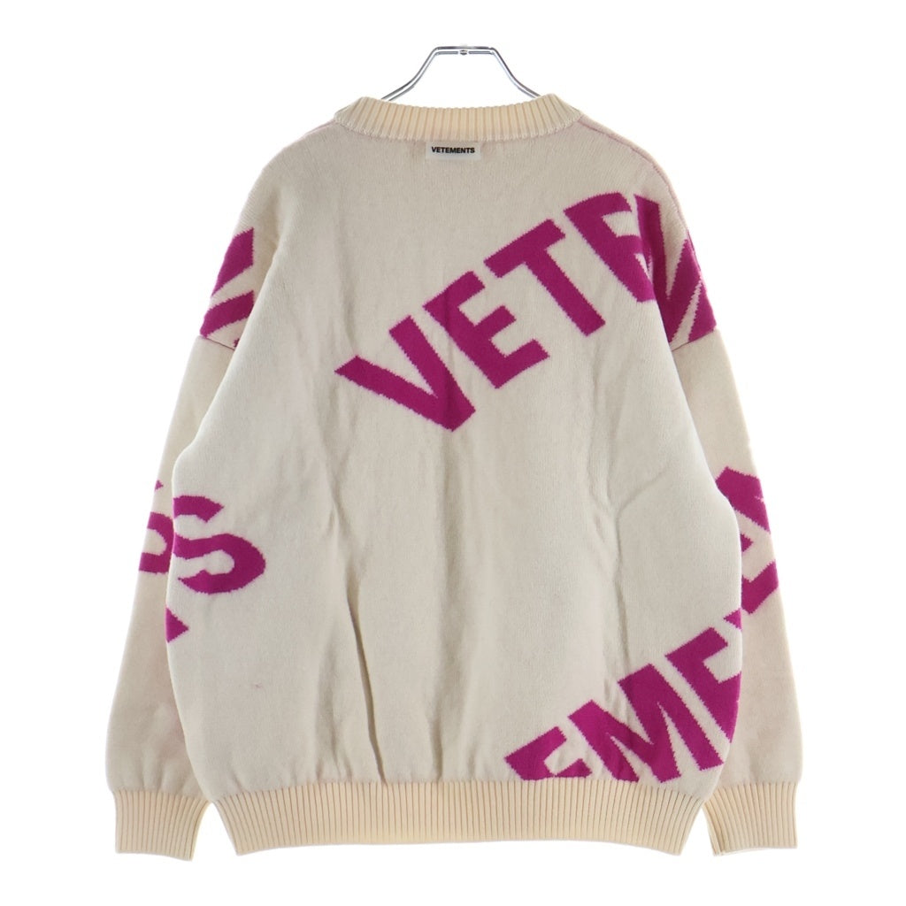 VETEMENTS(ヴェトモン) Allover Maxi Logo Crew Kint Sweat UA53KN200W ビックロゴ クルーネックニットセーター ホワイト/ピンク