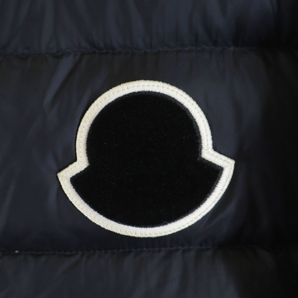 MONCLER(モンクレール) SASSIERE GIUBBOTTO サッシエール ロゴワッペン ダウンジャケット フーディ ブラック F20911A20500 C0571