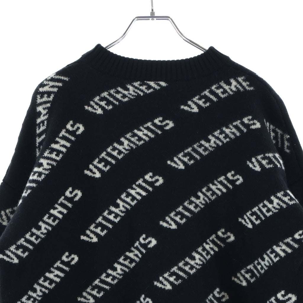 VETEMENTS(ヴェトモン) MONOGRAM KNITTED SWEATER モノグラム スウェット ロゴニット ブラック/ホワイト UA53KN300B