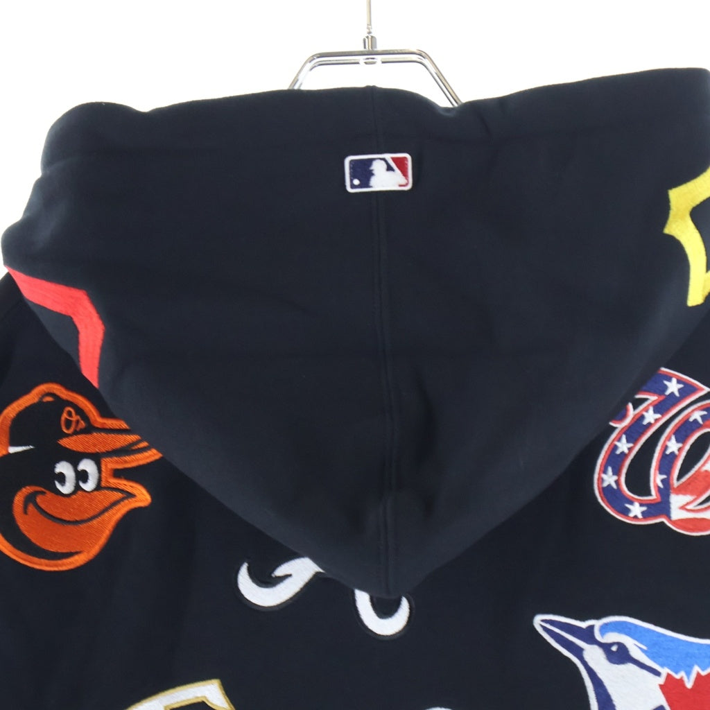 F.C.R.B.(エフシーアールビー) ×MLB TOUR ALL TEAM SWEAT HOODIE ツアー オールチーム スウェットフーディー 刺繍プルオーバーパーカー ブラック FCRB-212018