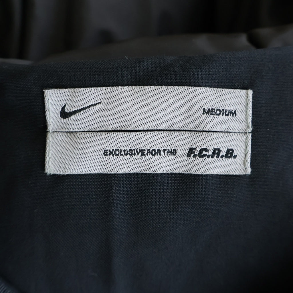 F.C.R.B./F.C.Real Bristol/FCRB(エフシーアールビー/エフシーレアルブリストル) × NIKE ファー付き ロゴ ダウンジャケット ブラック