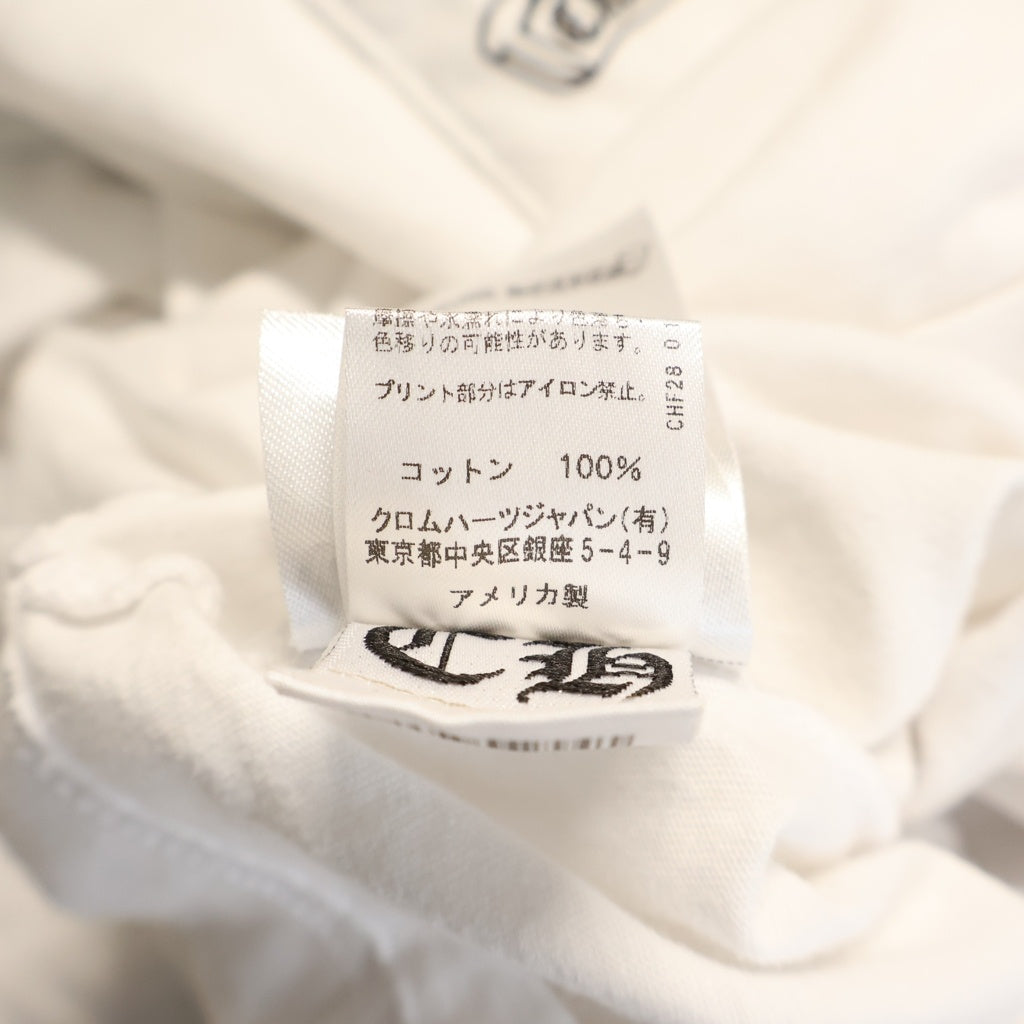 CHROME HEARTS(クロムハーツ) SCROLL LABEL S/S TEE スクロールラベル チェストポケット バックロゴプリント クルーネック半袖Tシャツ カットソー ホワイト