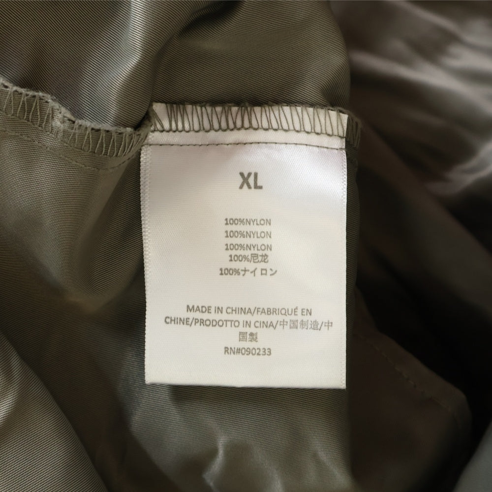 FEAR OF GOD ESSENTIALS(フィアオブゴッド エッセンシャルズ) バックロゴ ナイロンコーチジャケット グレー