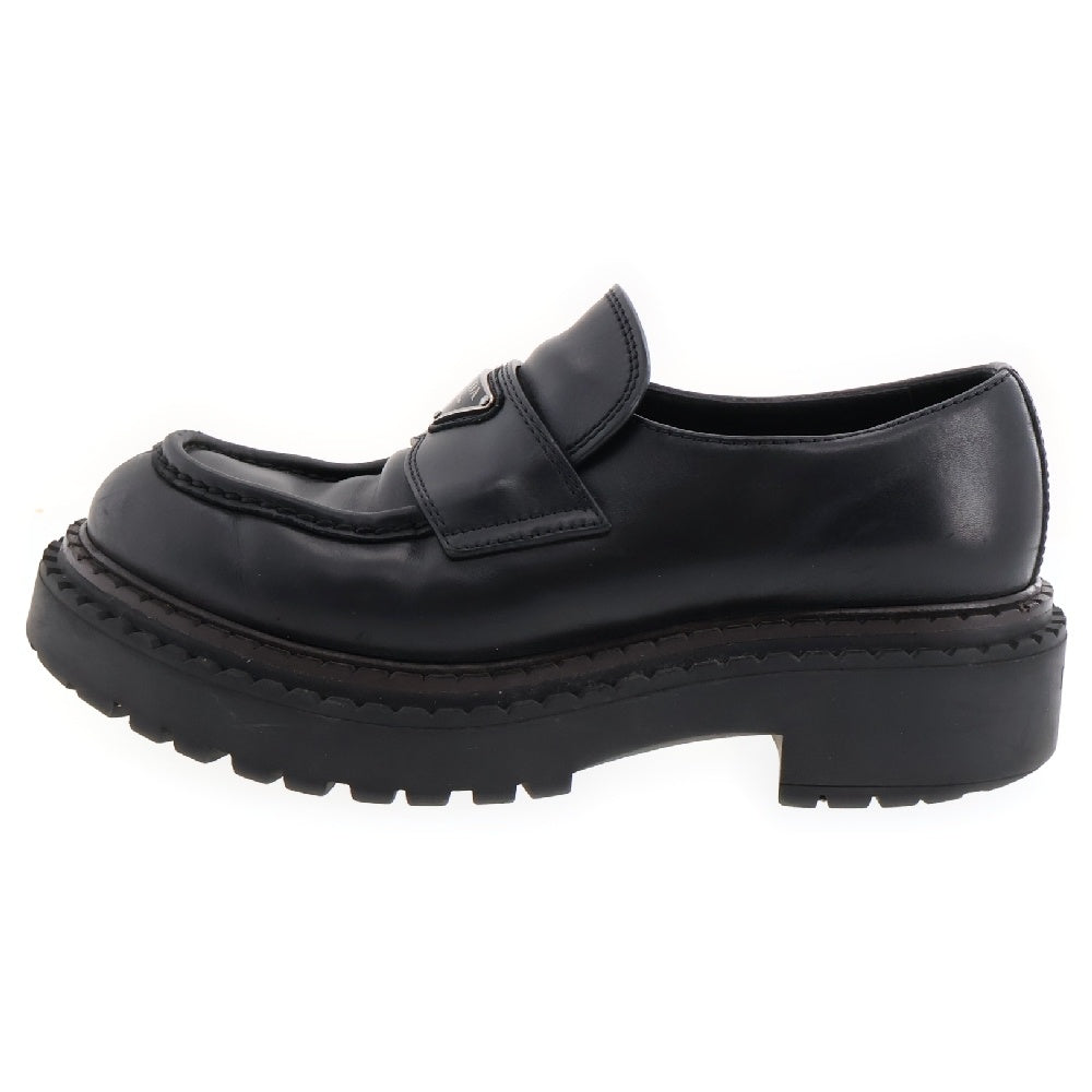 PRADA(プラダ) トライアングルロゴ レザーローファー ブラック 2DE148