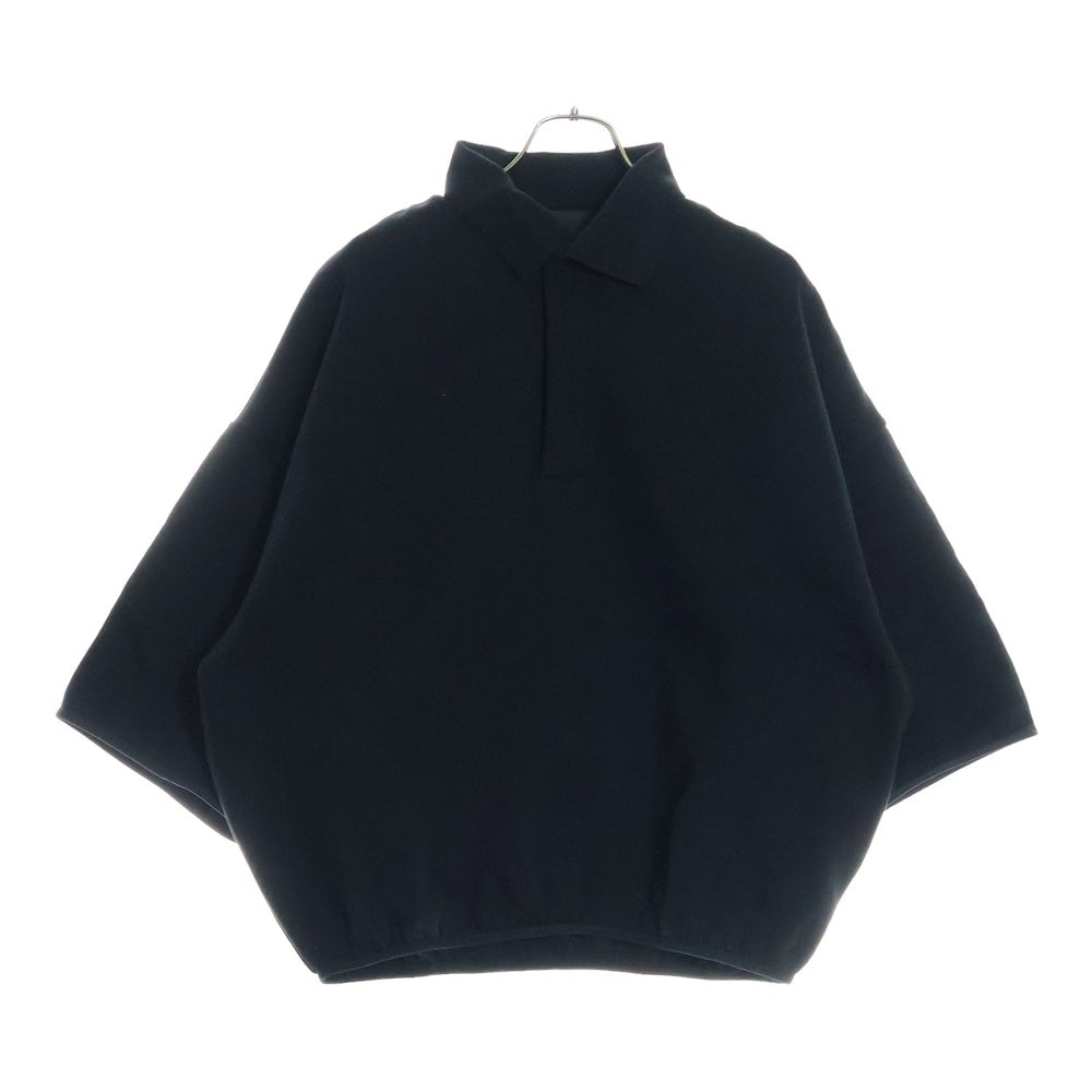 FEAR OF GOD ESSENTIALS(フィアオブゴッド エッセンシャルズ) バックラバーロゴ長袖ポロスウェットシャツ ブラック