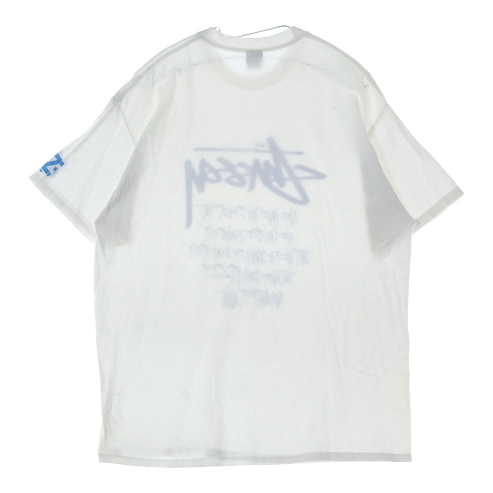 STUSSY(ステューシー) ×RIZE TEE ×ライズ フロントプリント クルーネック半袖Tシャツカットソー ホワイト/ブルー