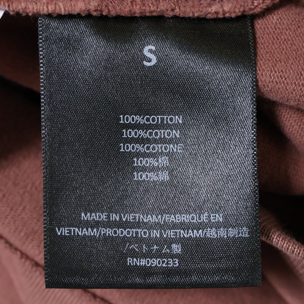 FEAR OF GOD ESSENTIALS(フィアオブゴッド エッセンシャルズ) HEAVY LONG SLEEVE TEE フロントロゴプリント オーバーサイズ クルーネック長袖Tシャツ レッド