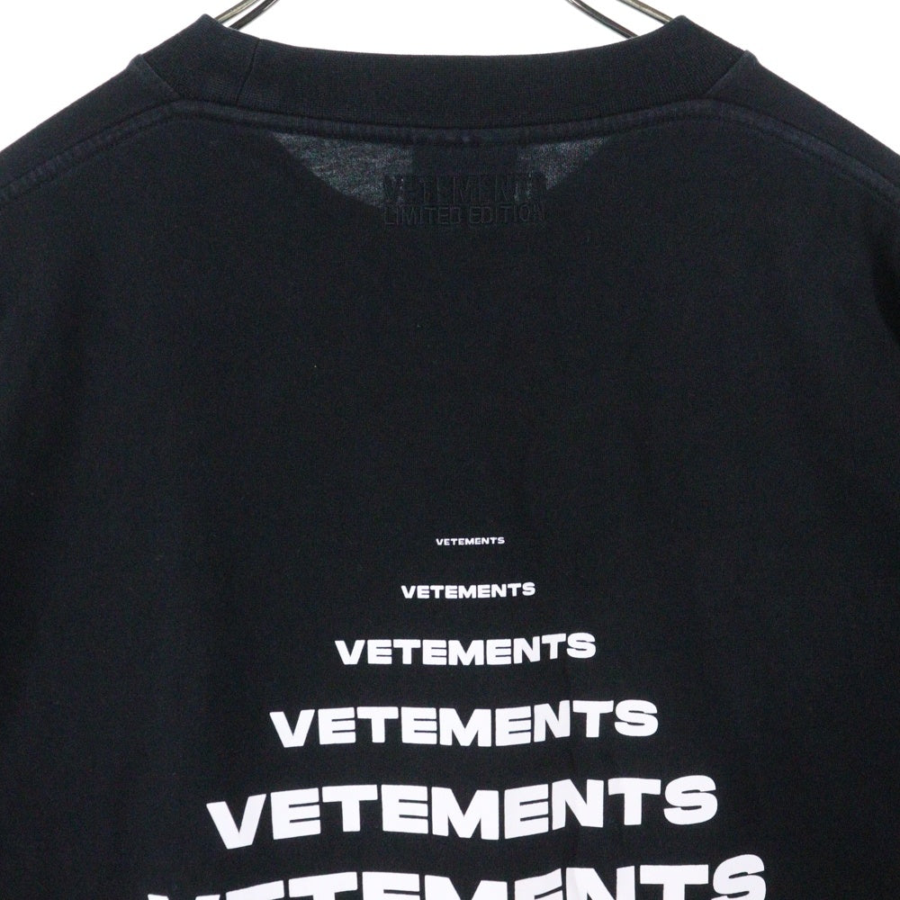 VETEMENTS(ヴェトモン) 24SS PYRAMID LOGO TEE フロントピラミッドロゴプリント半袖カットソー 半袖Tシャツ ブラック UE64TR14OB