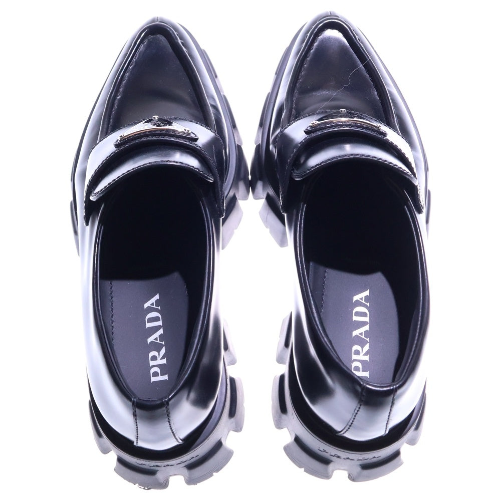 PRADA(プラダ) Monolith Pointy Brushed Leather Loafers 1D663M モノリス ブラッシュドレザー ローファー トライアングルロゴプレート ブラック レディース