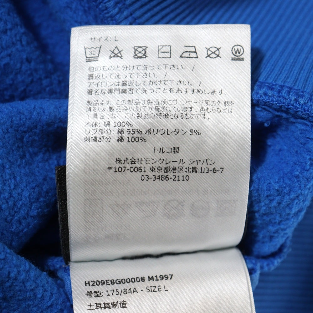 MONCLER(モンクレール) × JW ANDERSON ジェーダブリューアンダーソン フロントワンポイントロゴ刺繍 クルーネック長袖スウェットトレーナー ブルー H209E8G00008