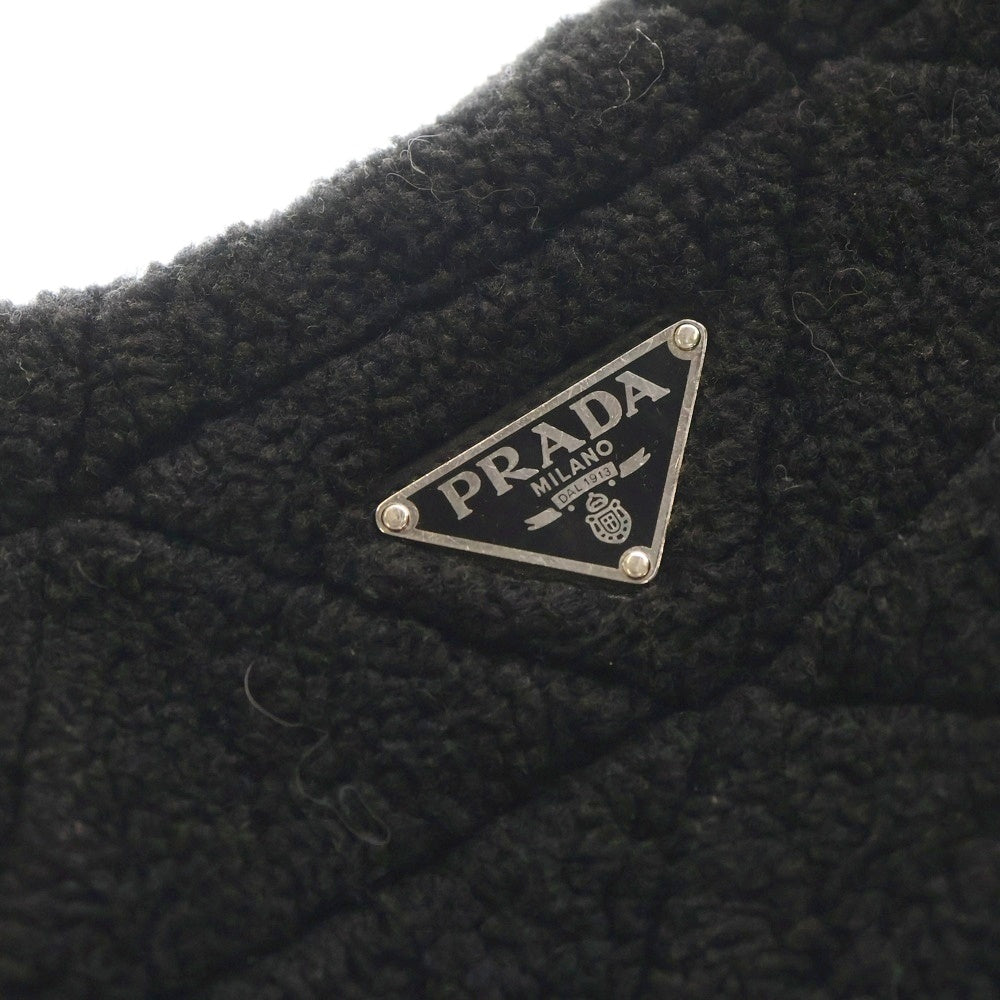 PRADA(プラダ) シープファー ショルダーバッグ 黒 ファー トライアングルロゴ 三角プレート ポーチ 1BC151 レディース