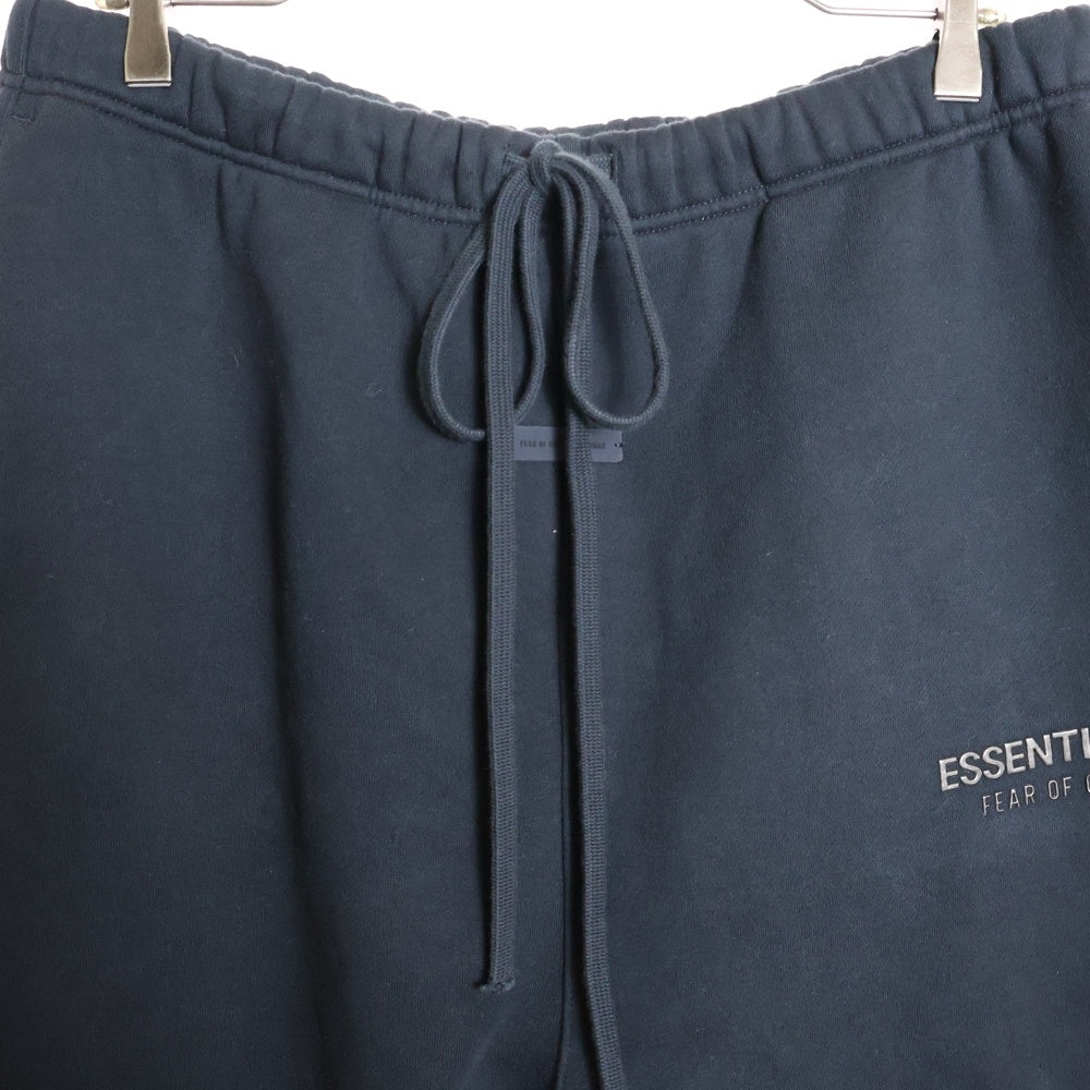 FEAR OF GOD ESSENTIALS(フィアオブゴッド エッセンシャルズ) フロントラバーロゴプリント スウェットパンツ ブラック