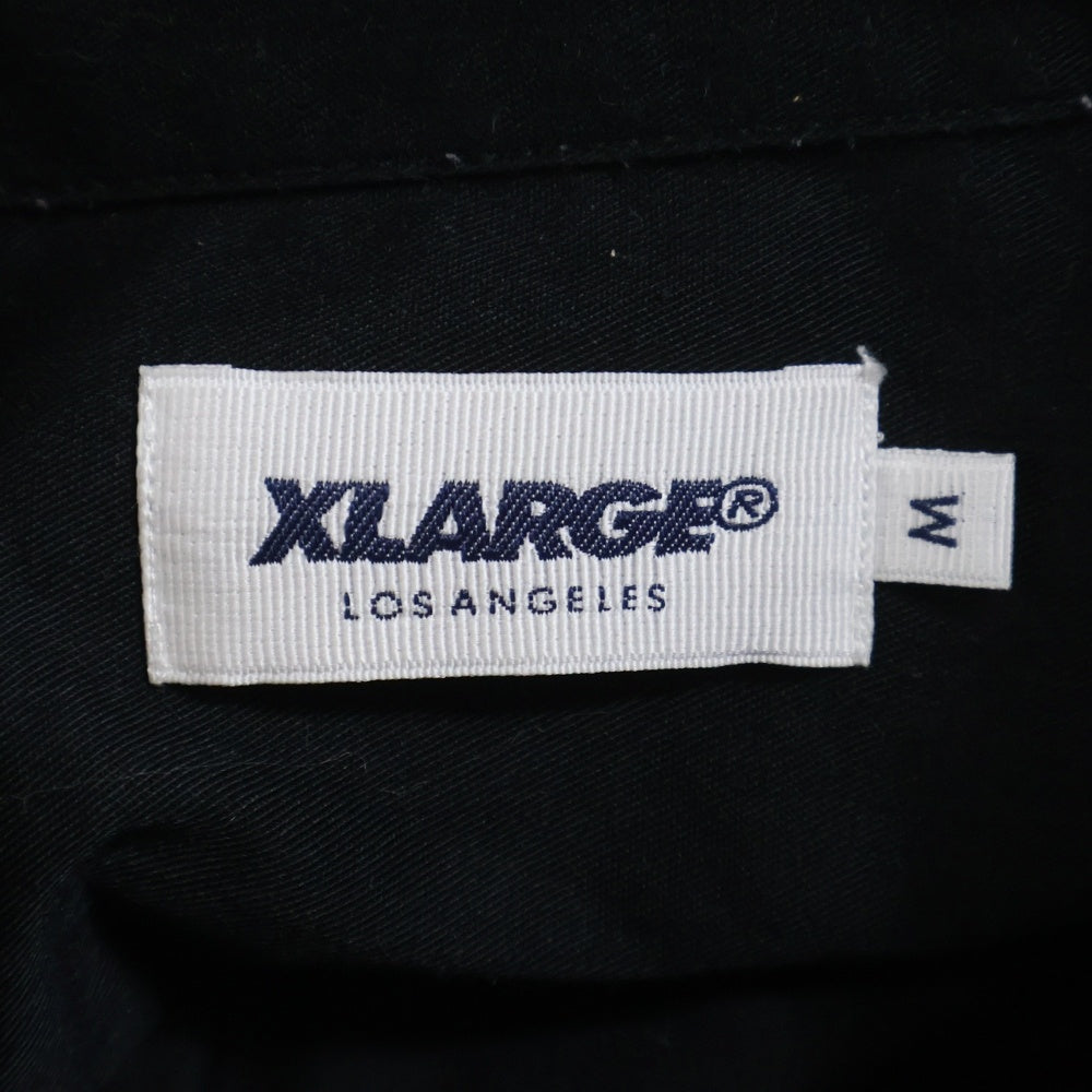 X-LARGE(エクストララージ) ロゴ ワッペン バックプリント 長袖シャツ ブラック 01164403