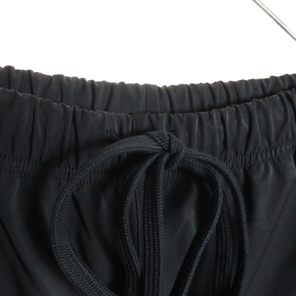 FEAR OF GOD ESSENTIALS(フィアオブゴッド エッセンシャルズ) Sporty Nylon Soccer Shorts スポーティー ナイロン ショーツ ハーフパンツ ブラック