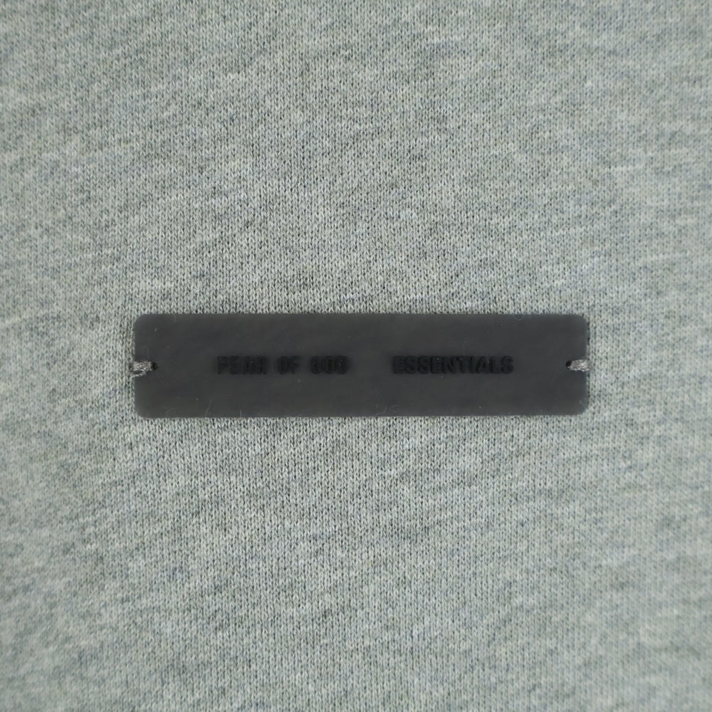 FEAR OF GOD ESSENTIALS(フィアオブゴッド エッセンシャルズ) Logo Hoodie フロントラバーロゴ バックロゴ プルオーバーパーカー フーディ グレー