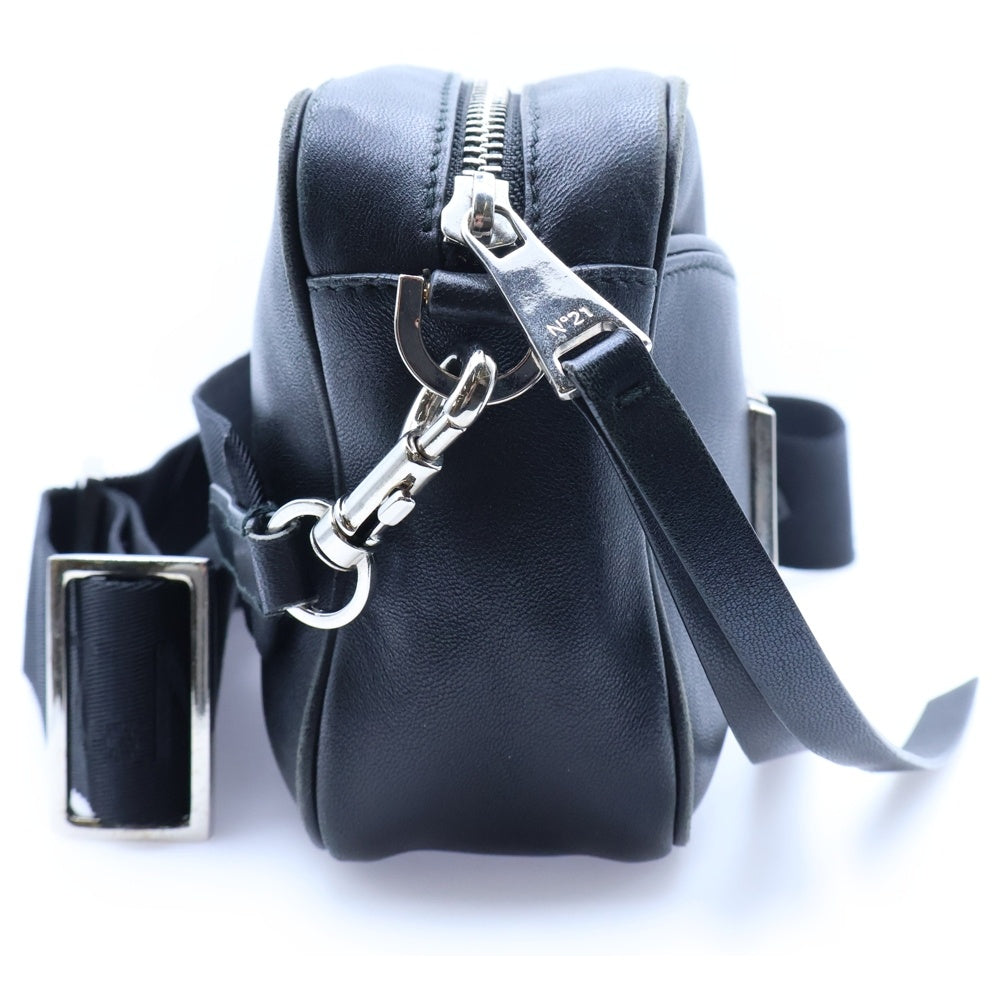N21 numero ventuno(ヌメロ ヴェントゥーノ) ロゴ レザー ショルダーバッグ クロスボディバッグ ブラック レディース 22EBS0920NP00C003