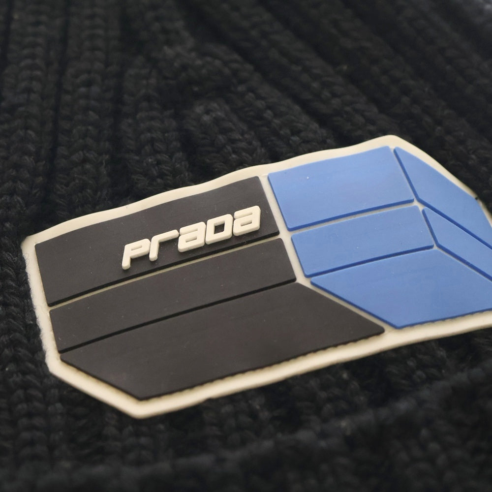 PRADA(プラダ) Rubber LOGO BEANIE UMD367 ラバーロゴビーニー ニット帽 帽子 ブラック