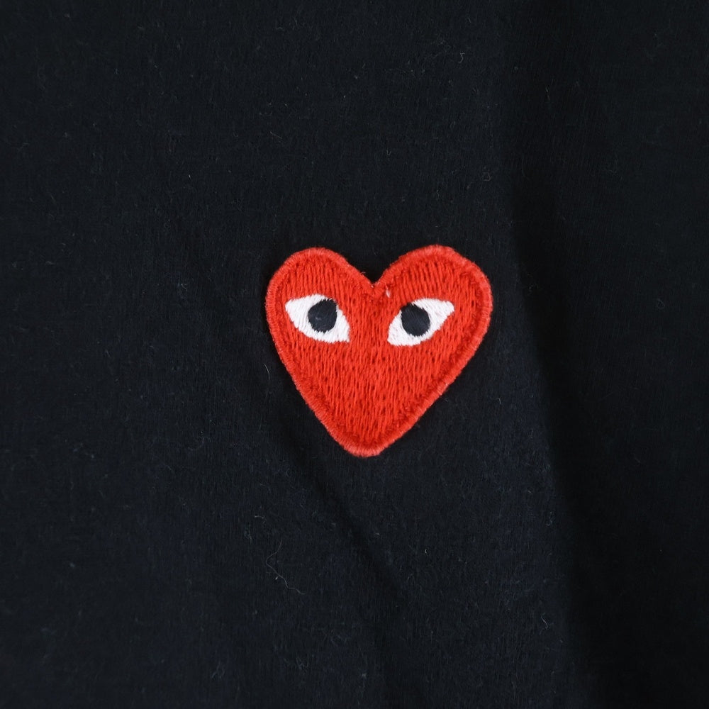 PLAY COMME des GARCONS(プレイコムデギャルソン) ハートロゴ刺繍
