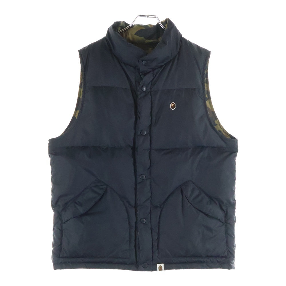 A BATHING APE(アベイシングエイプ) ワンポイントロゴ リバーシブル カモフラ ダウンベスト ブラック/カーキ 1870‐140‐053