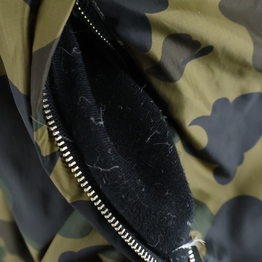 A BATHING APE(アベイシングエイプ) ワンポイントロゴ リバーシブル カモフラ ダウンベスト ブラック/カーキ 1870‐140‐053