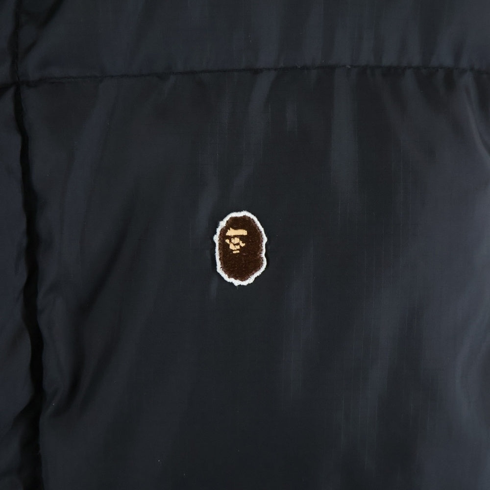 A BATHING APE(アベイシングエイプ) ワンポイントロゴ リバーシブル カモフラ ダウンベスト ブラック/カーキ 1870‐140‐053