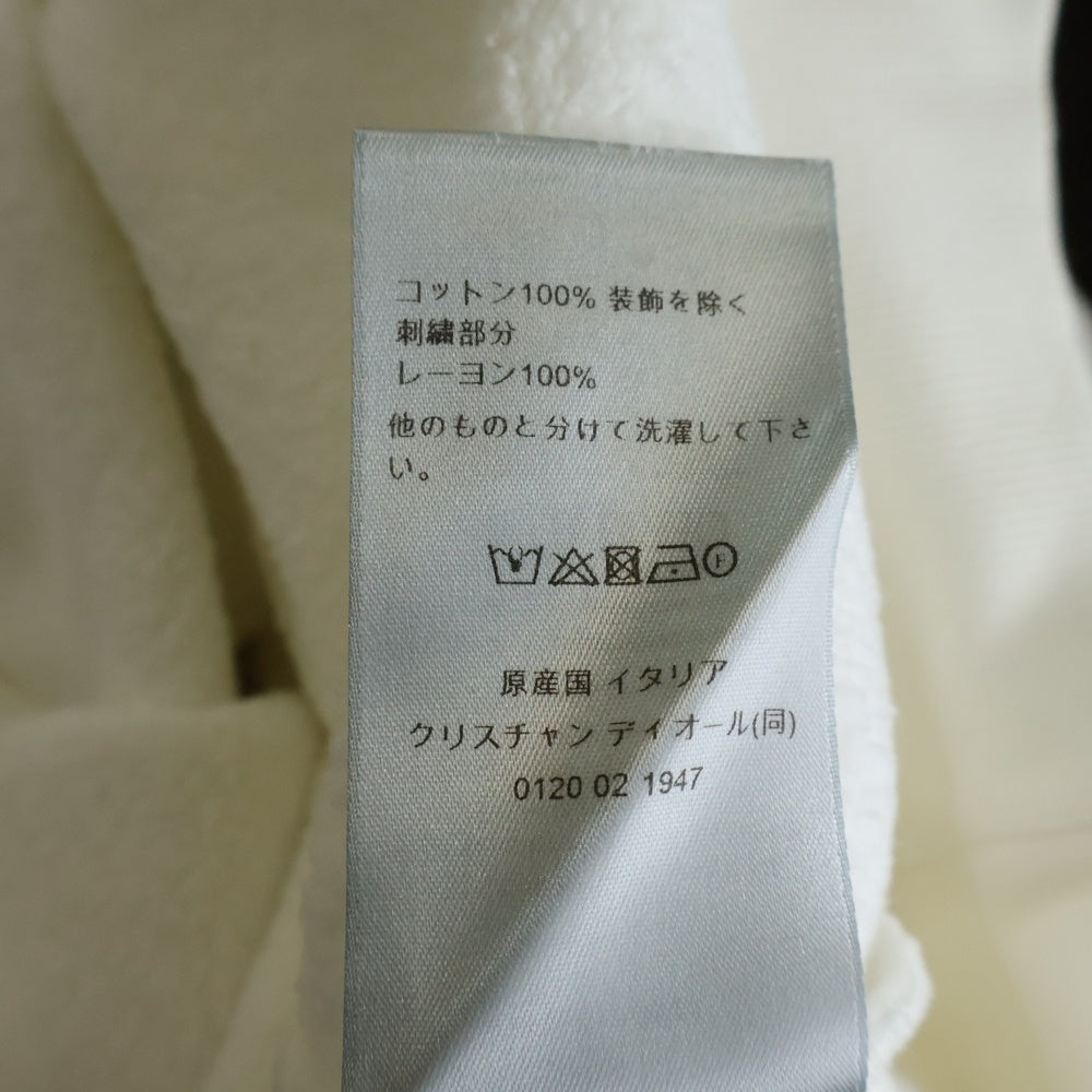 Christian Dior(クリスチャンディオール) 24AW フロントワンポイントロゴ刺繍 プルオーバーパーカー フーディ ホワイト 493J641A0531