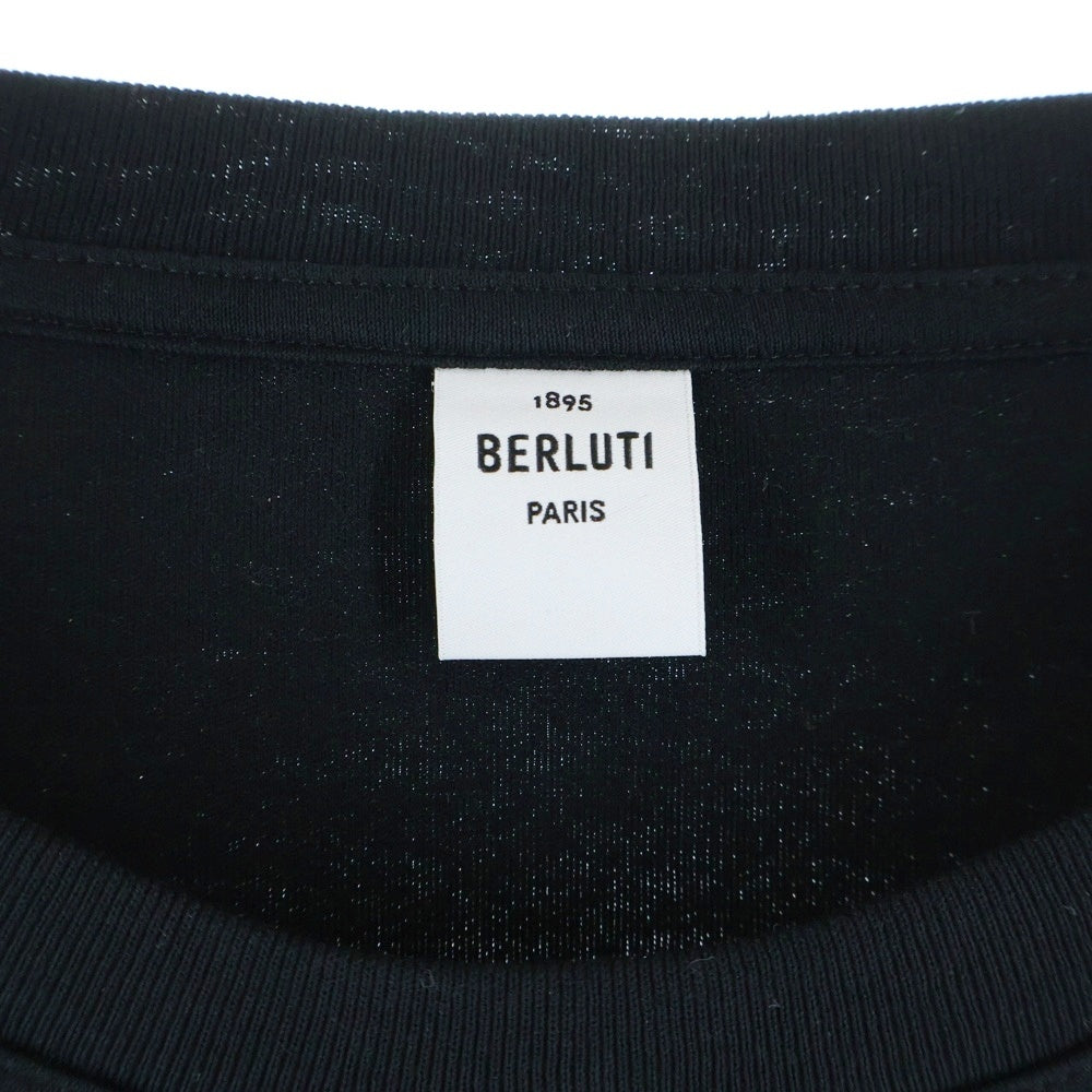 Berluti(ベルルッティ) Bロゴ レザー胸ポケット 半袖Tシャツ カットソー クルーネック ブラック R15JRS32JADC