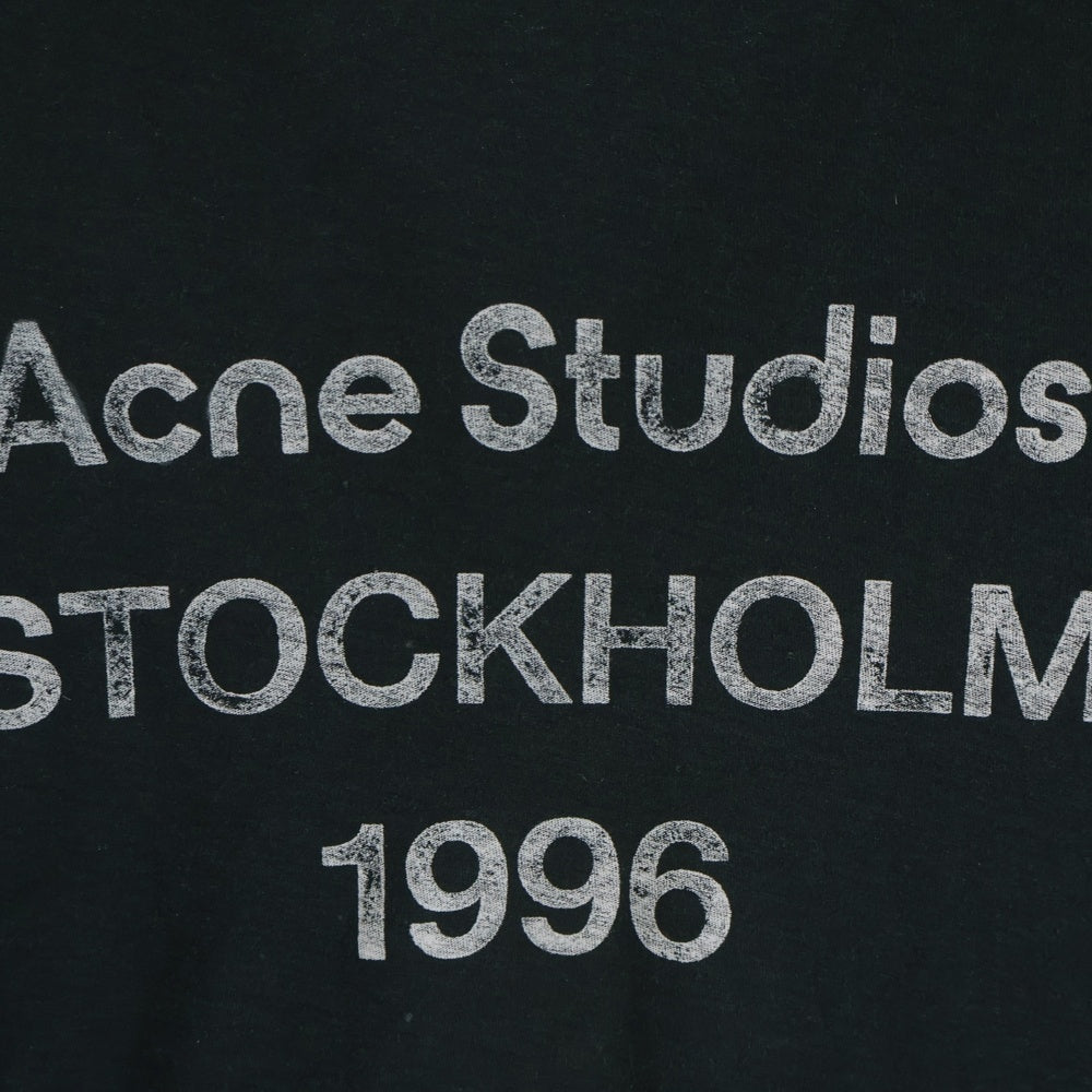 Acne Studios(アクネ ストゥディオズ) 1996 フロントロゴプリント クルーネック半袖Tシャツカットソー ブラック FN-UX-TSHI000013